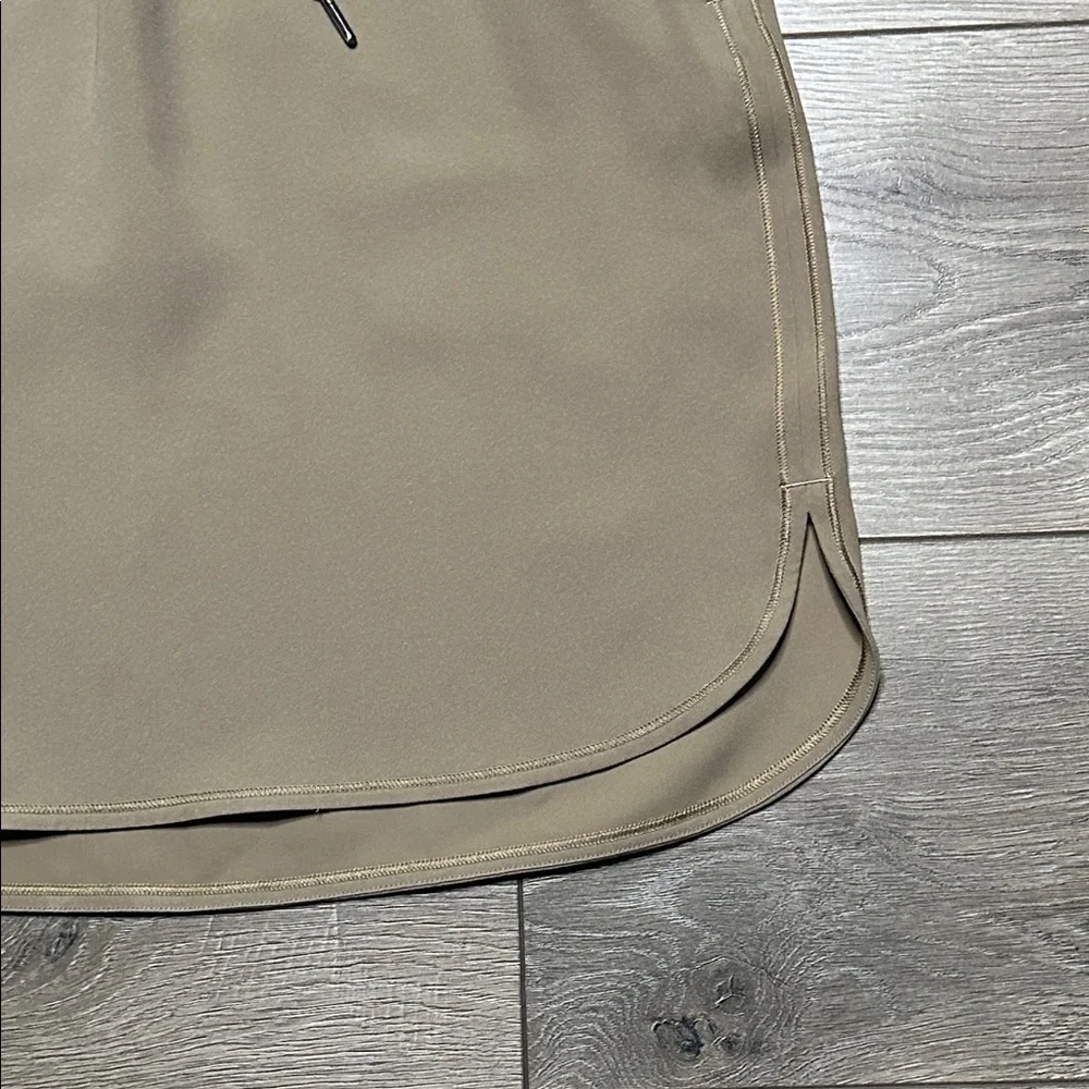 Lululemon On The Fly Mid Rise Travel‎ Woven Casual Skirt Frontier Tan Size 4